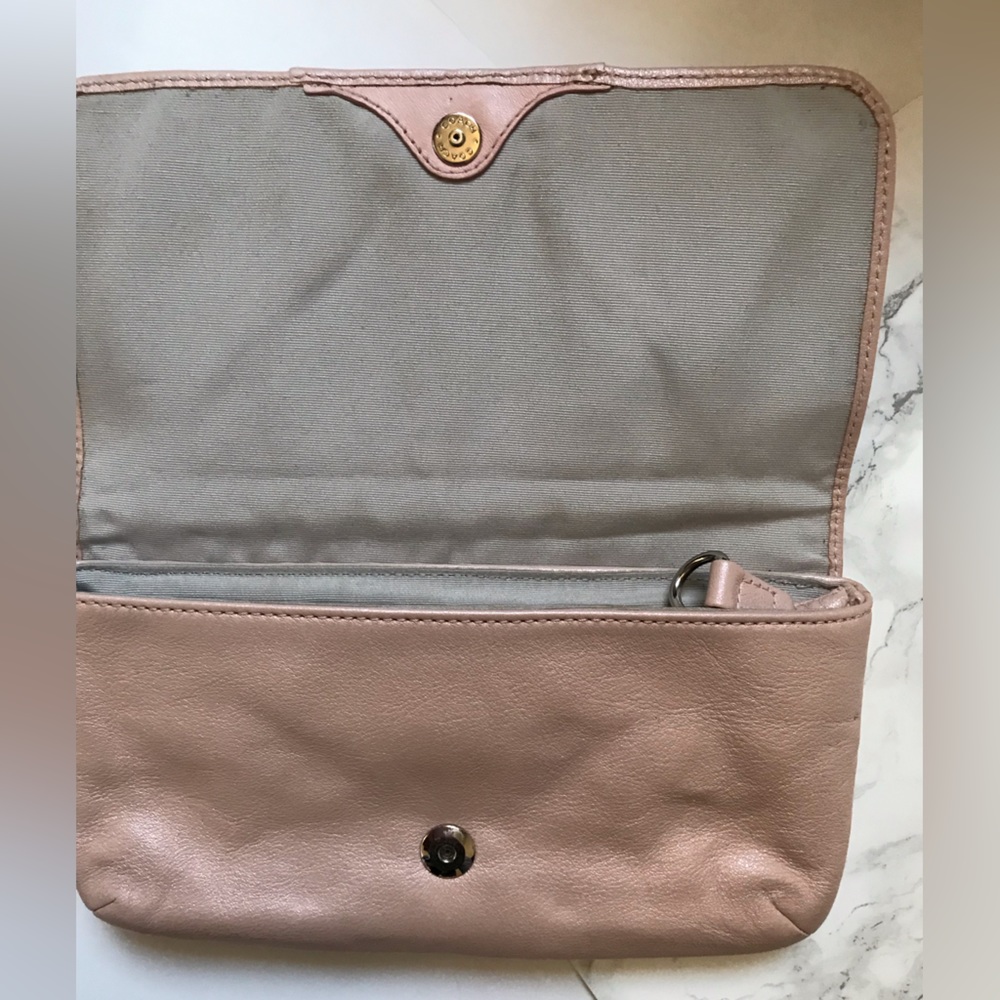 Coach Ashley leather clutch /wristlet💕Host Pick💕 Like new! - Picture 8 of 13